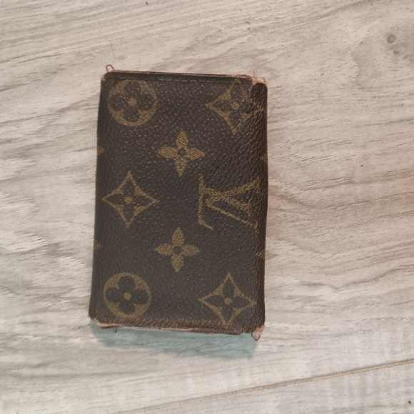 LOUIS VUITTON Key Case Monogram Beige Monogram Canvas Authentic - Picture 2 of 10